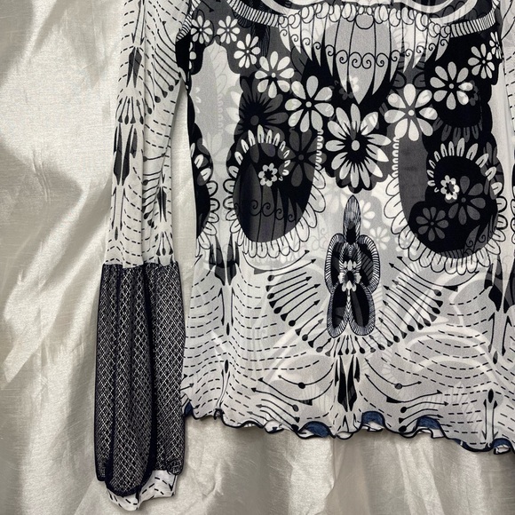 ANAC x Kimi VTG y2k Retro Mesh Lettuce Hem Long Bell Sleeve Graphic Print Top - Picture 2 of 4